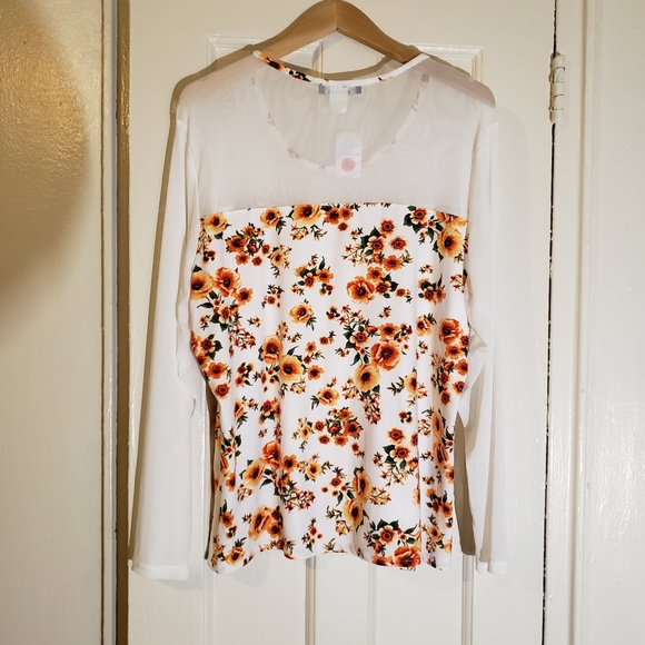 Rainbow: NWT Flower Sheer Top - Picture 4 of 5